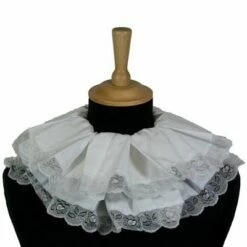 Pieten Kraag Met Kant